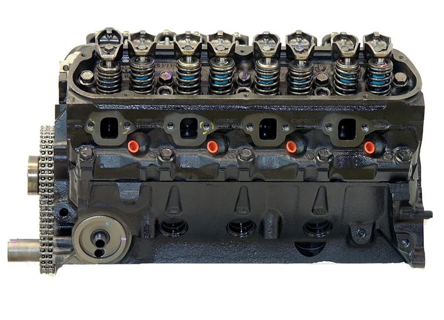 Ford Windsor 5.8L V8 intake manifold and throttle body detail