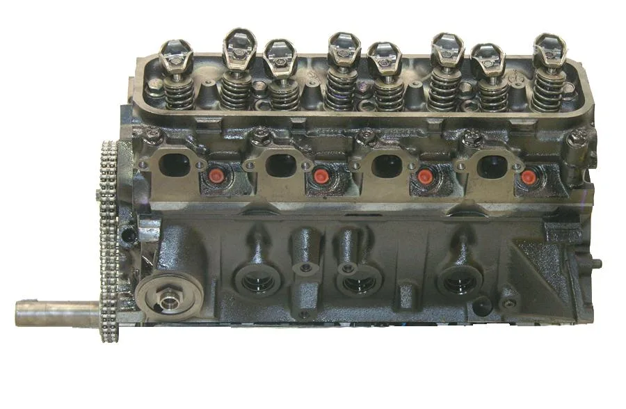 Ford 7.5L V8 intake manifold and throttle body detail