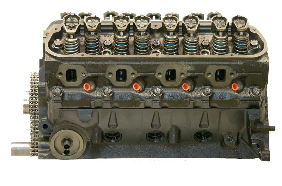Ford Windsor 5.8L V8 intake manifold and throttle body detail