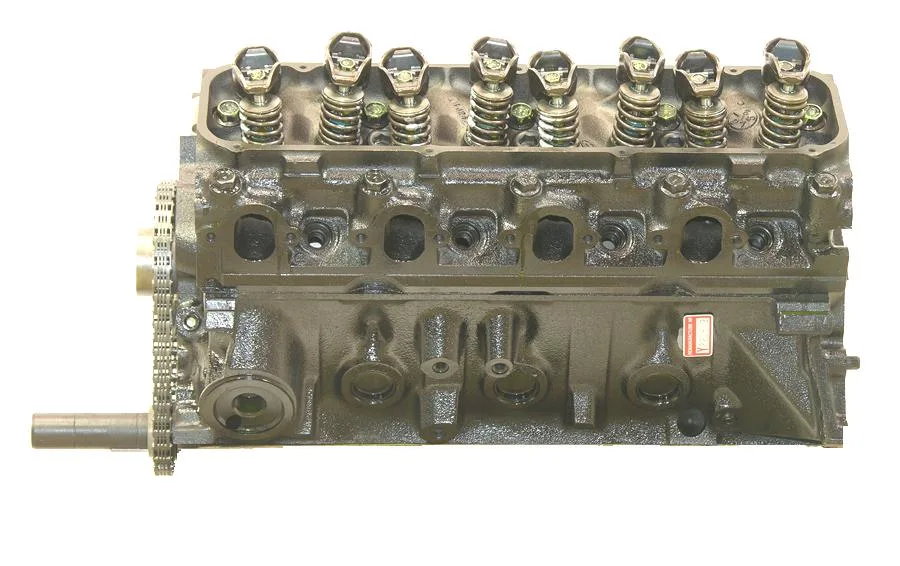 Ford 7.5L V8 intake manifold and throttle body detail