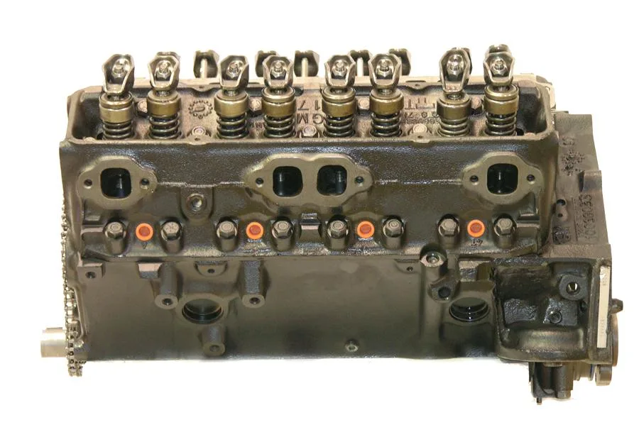 Chevy 350 5.7L 2 Bolt Main V8 intake manifold and throttle body detail