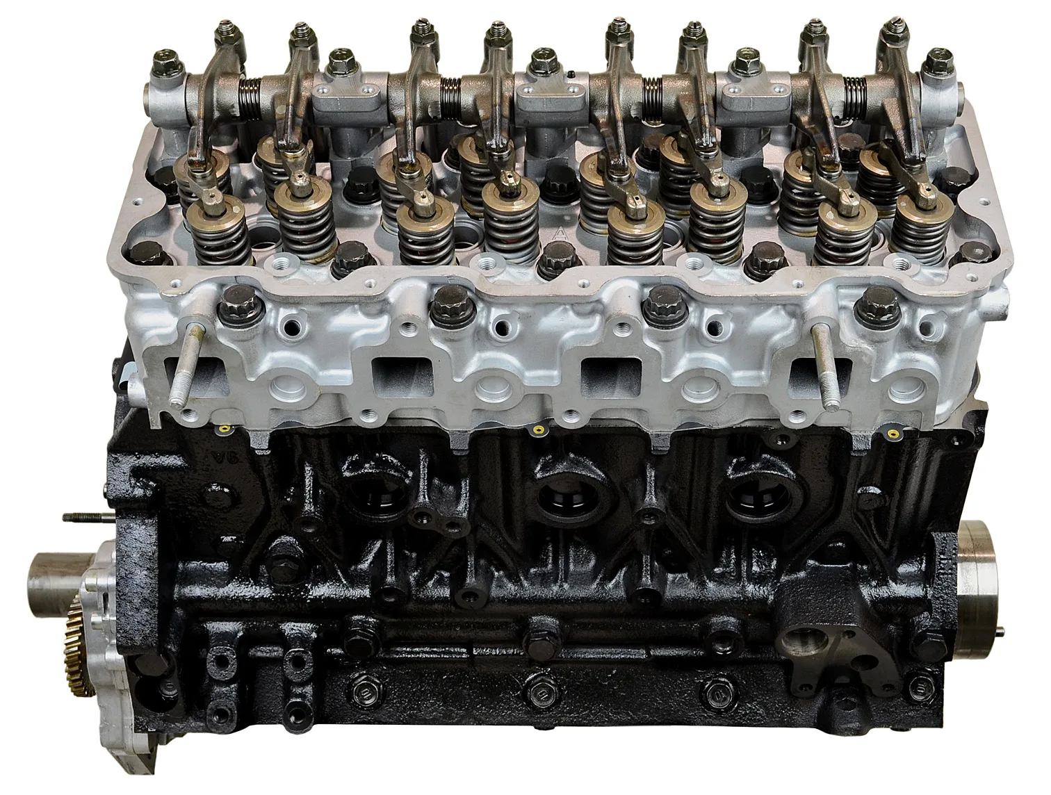 Chevy 6.6L V8 Duramax LB7 intake manifold and throttle body detail