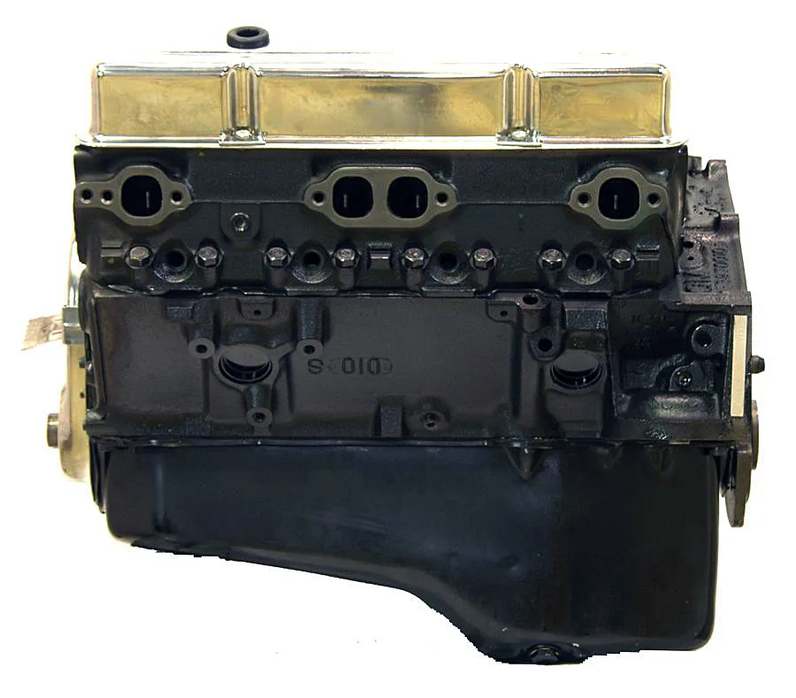 Chevy 350 5.7L 2 Bolt Main V8 intake manifold and throttle body detail