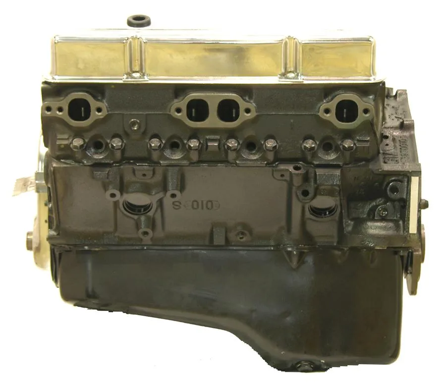 Chevy 350 5.7L 4 Bolt Main V8 intake manifold and throttle body detail