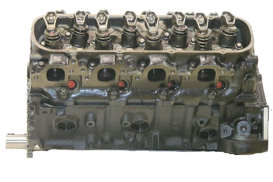 Chevy 454 7.4L V8 intake manifold and throttle body detail