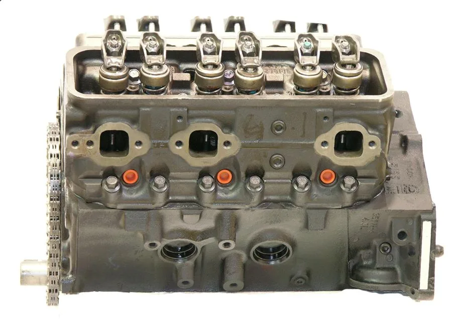 Chevy 4.3L V6 intake manifold and throttle body detail