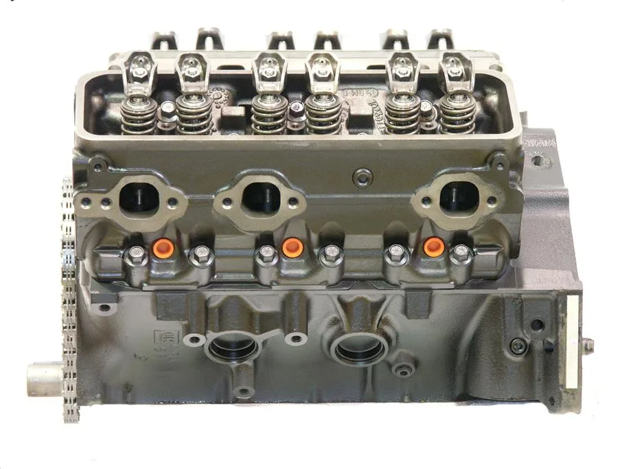 Chevy 4.3L V6 intake manifold and throttle body detail