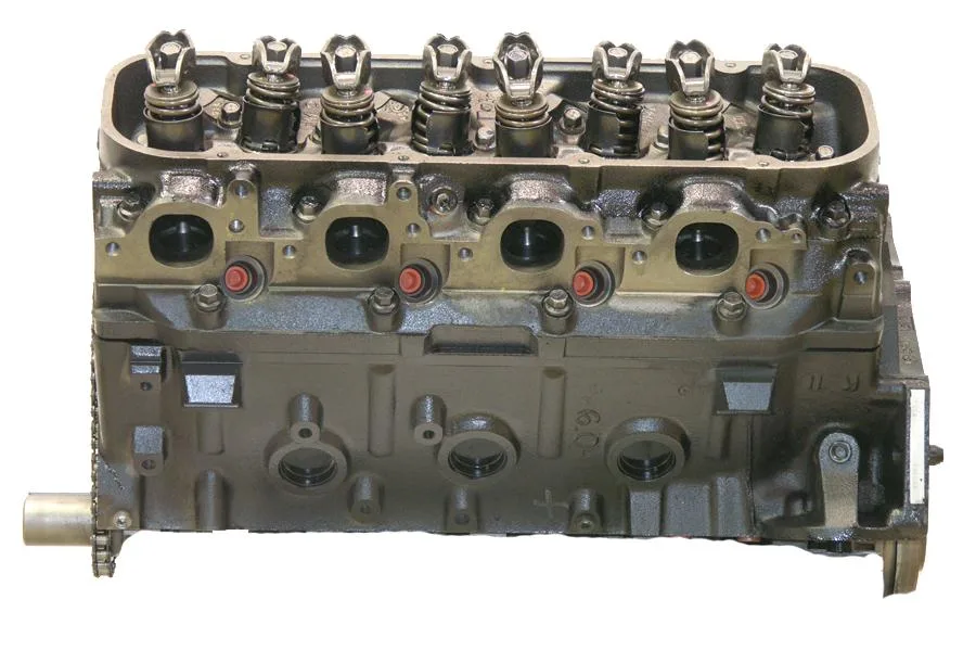 Chevy 6.0L LS0 V8 intake manifold and throttle body detail