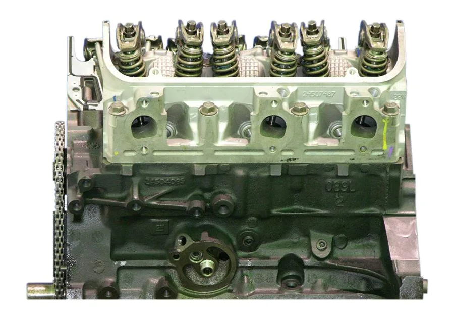 Buick Chevrolet Pontiac 3.1L V6 intake manifold and throttle body detail