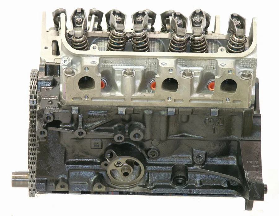 Chevy 3.1L V6 intake manifold and throttle body detail