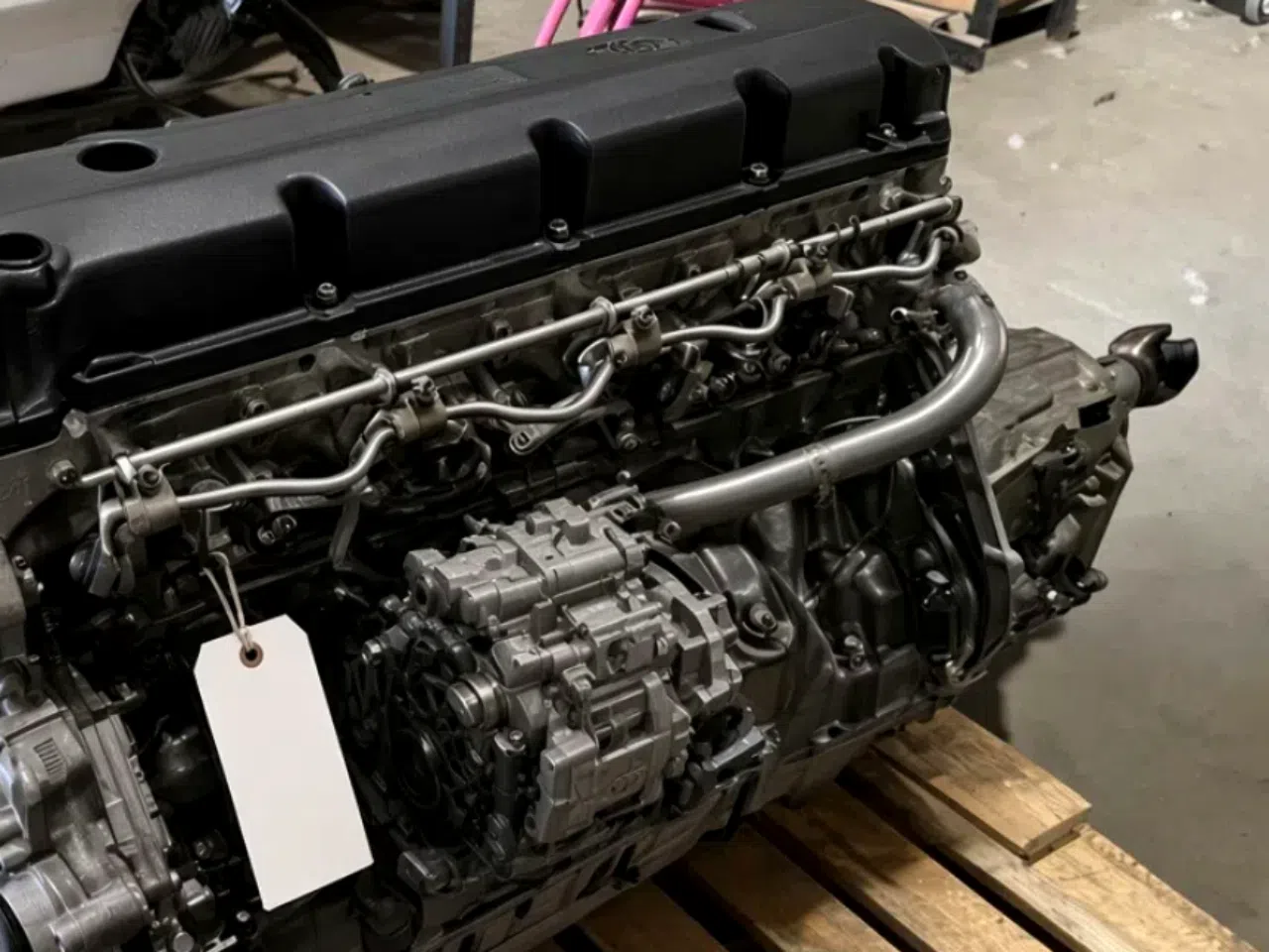 5.9 Cummins Engine for Sale main product image