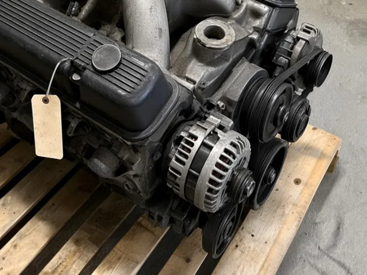 AMC/Jeep 5.9L V8 1972-1978 Engine — product photo