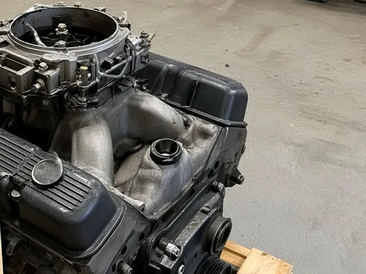Chevy 350 2-Bolt 1964-1977 Engine — product photo