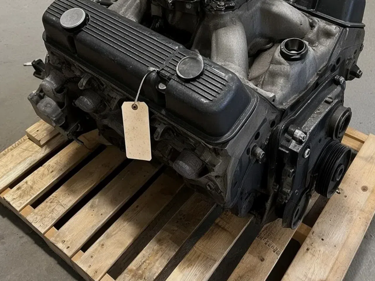 Chevy 350 5.7L 2-Bolt 1996-2000 Engine — product photo