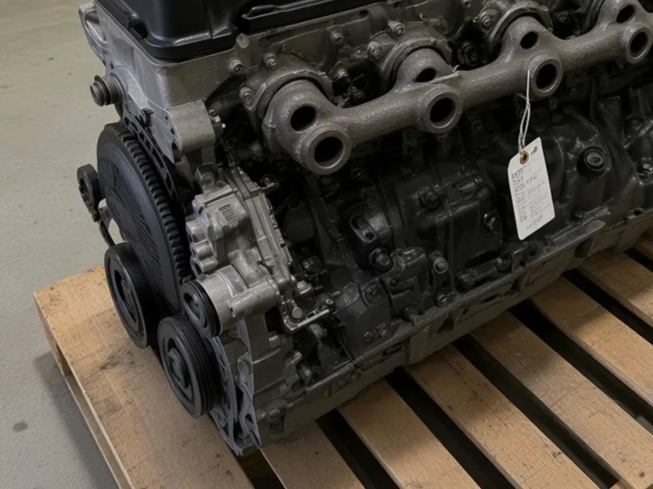 Chevy 4.2L Trailblazer I6 Engine — product photo