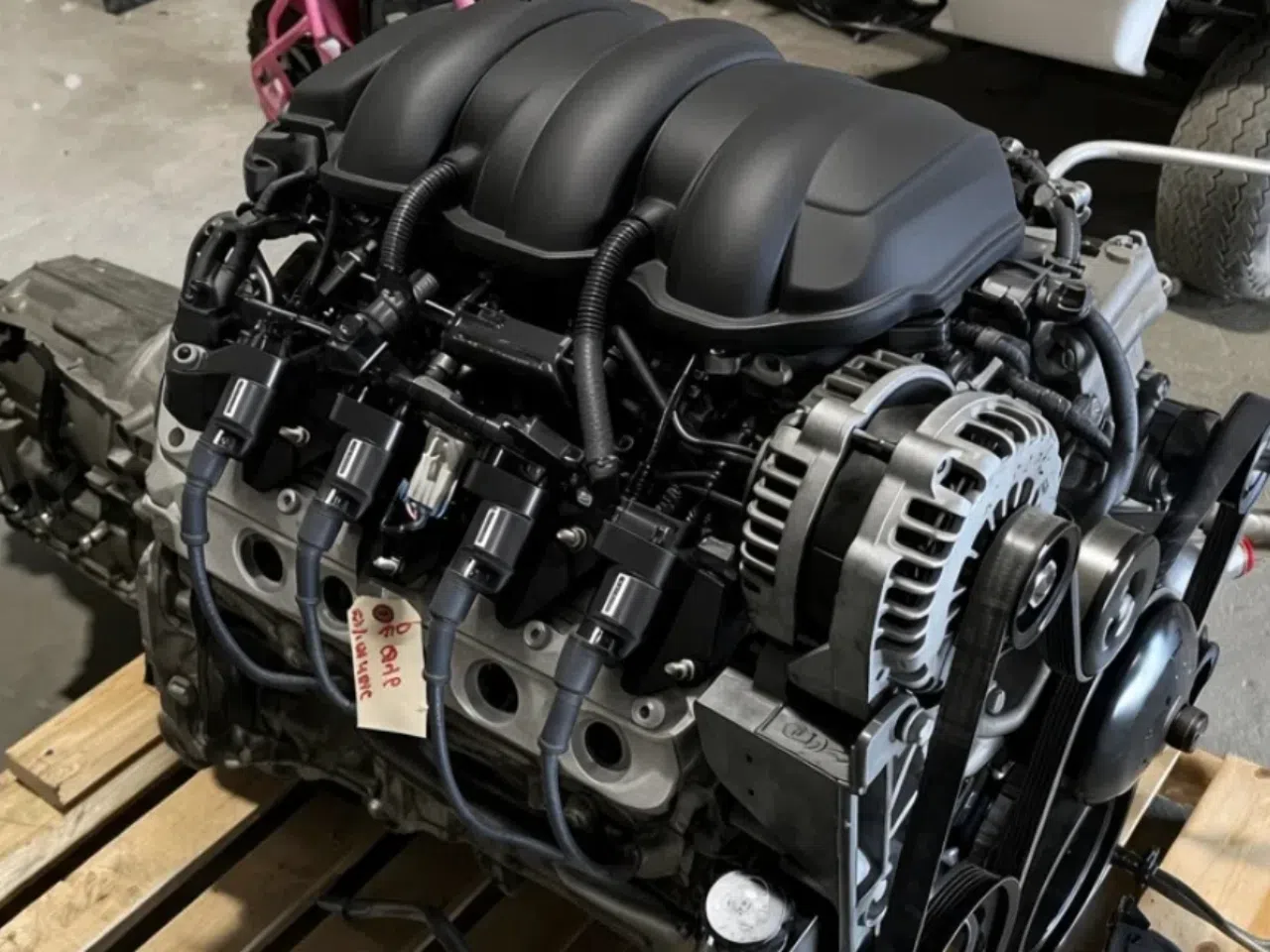 Chevy 5.3L LC9 2007-2014 Engine — product photo