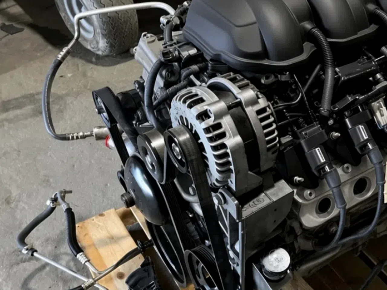 Chevy 5.3L LY5 2007-2009 Engine — product photo