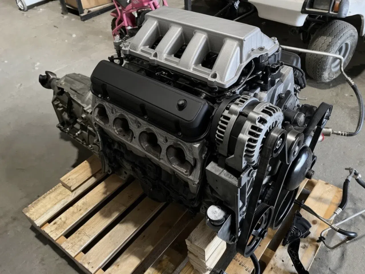 Chevy 6.0L LQ4 2001-2007 Engine — product photo