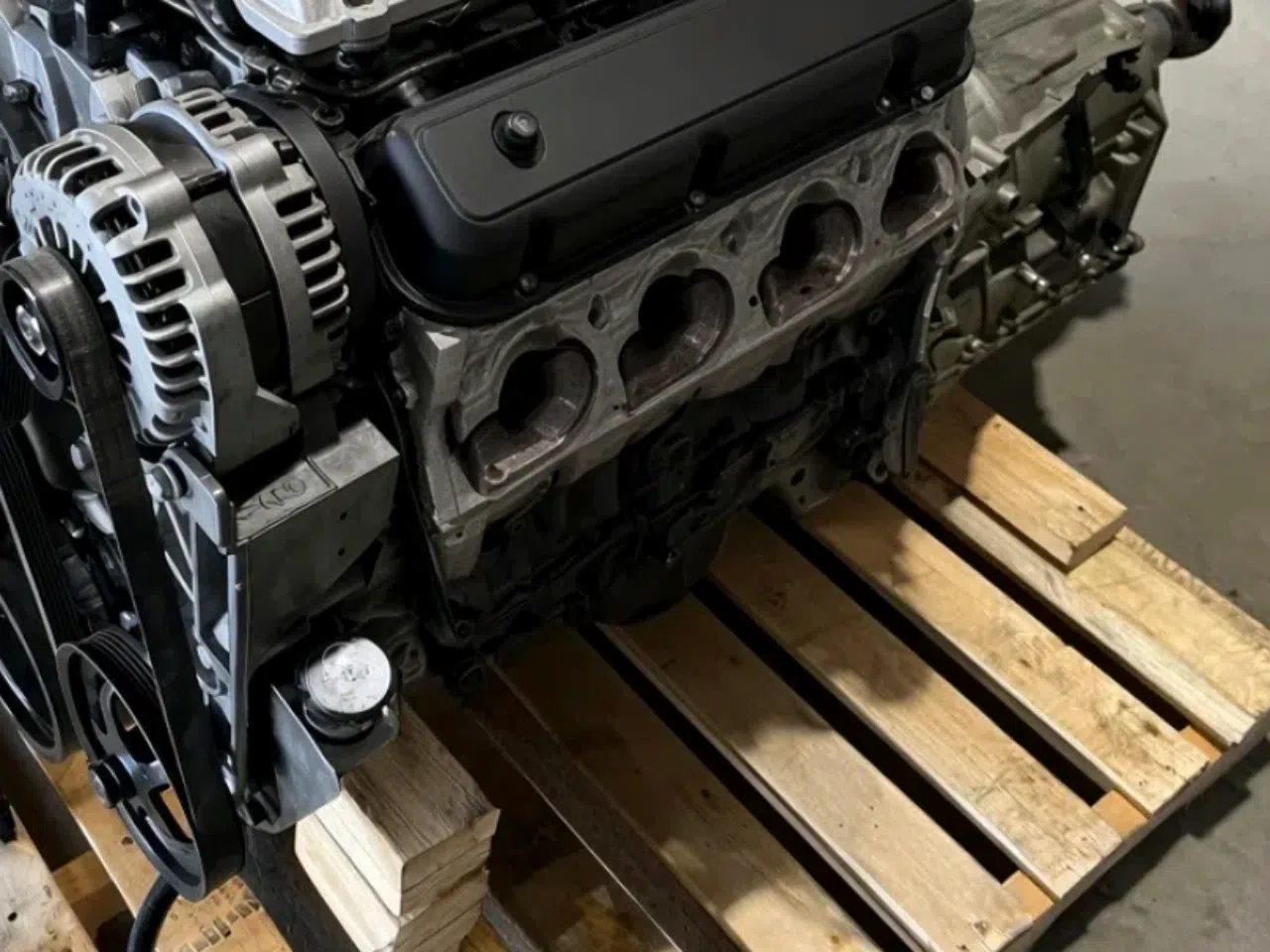 Chevy 6.0L LY6 2007-2009 Engine — product photo