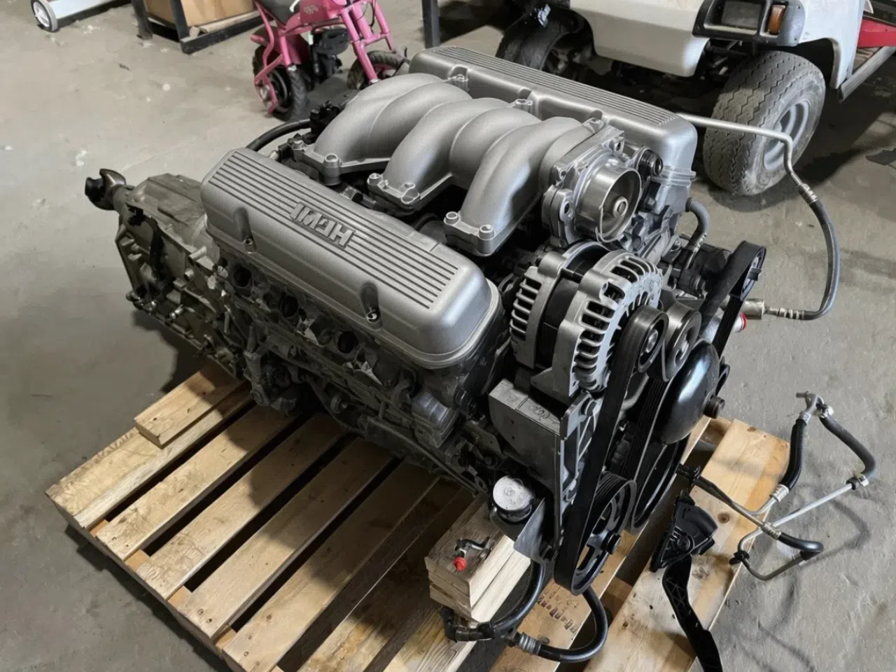 Dodge 4.7L V8 1999-2004 Engine — product photo
