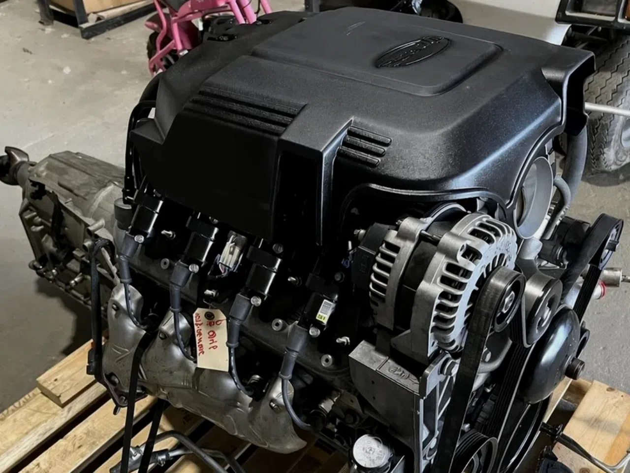Dodge Challenger 5.7L HEMI 2009-2012 Engine — product photo