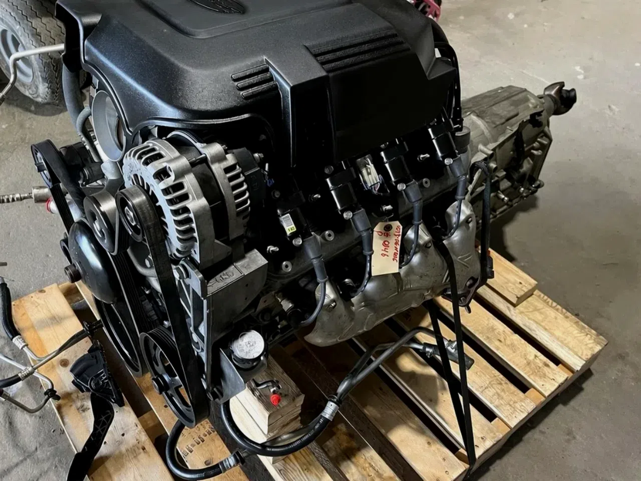 Dodge/Chrysler 5.7L HEMI 2009 MDS Engine — product photo