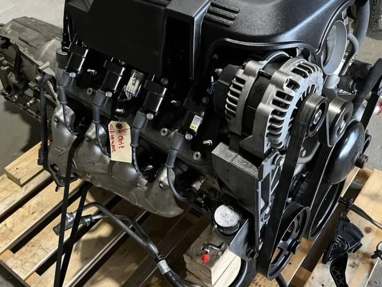 Dodge/Chrysler 5.7L HEMI 2013-2017 Car Engine — product photo