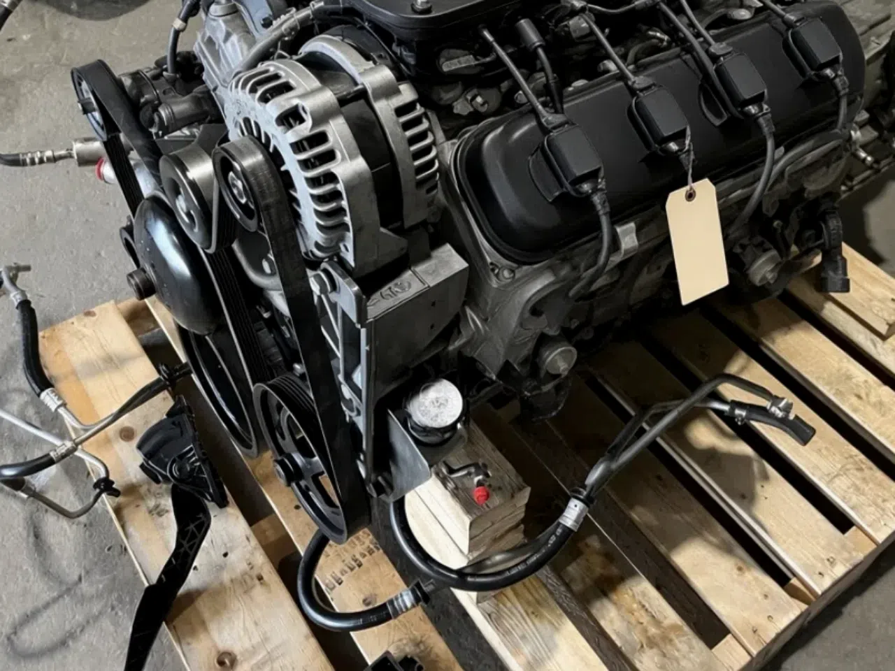 Ford 4.6L Mustang GT 2000 Engine — product photo