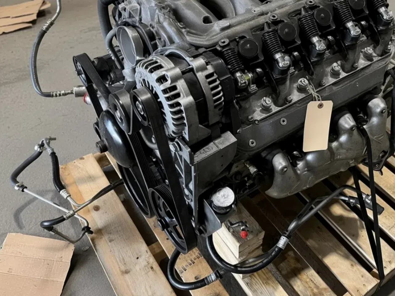 Ford 6.8L V10 2000-2004 Engine — product photo
