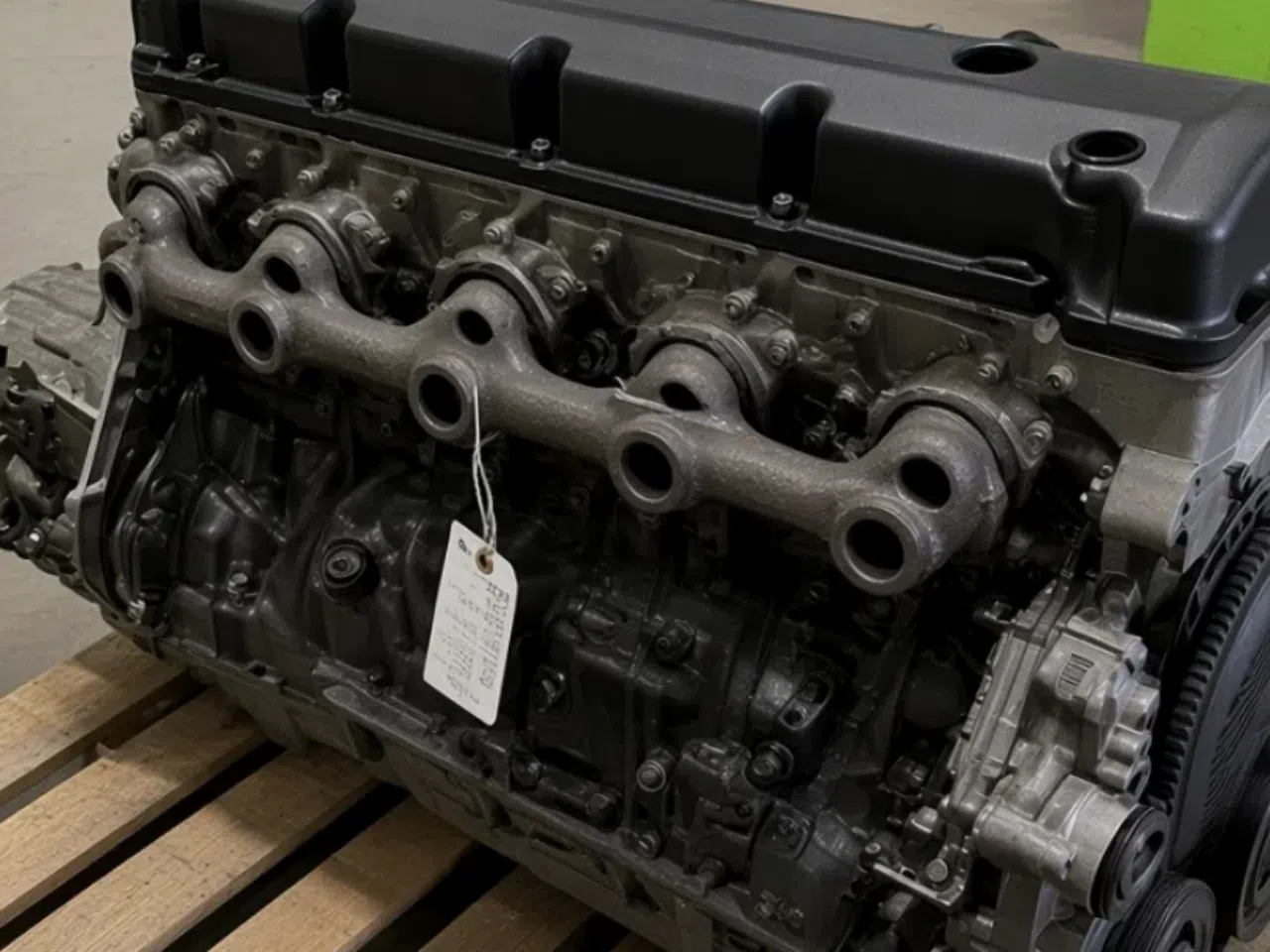 Jeep 4.0L I6 2000-2001 Engine — product photo
