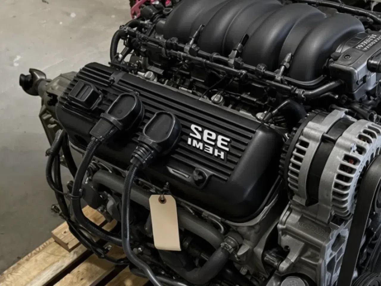 RAM 6.4L HEMI 2018-2024 HD Engine — product photo