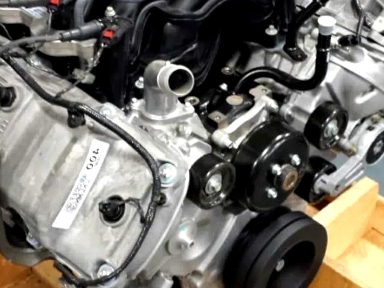 Lexus Toyota 3MZFE 3.3L V6 Remanufactured Engine — product photo