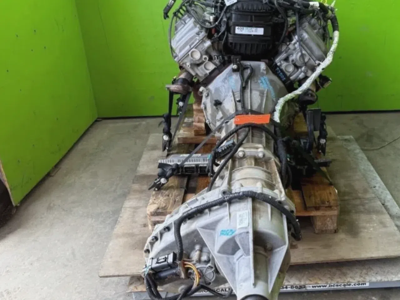 Toyota 1GRFE 4.0L V6 Remanufactured Engine — product photo