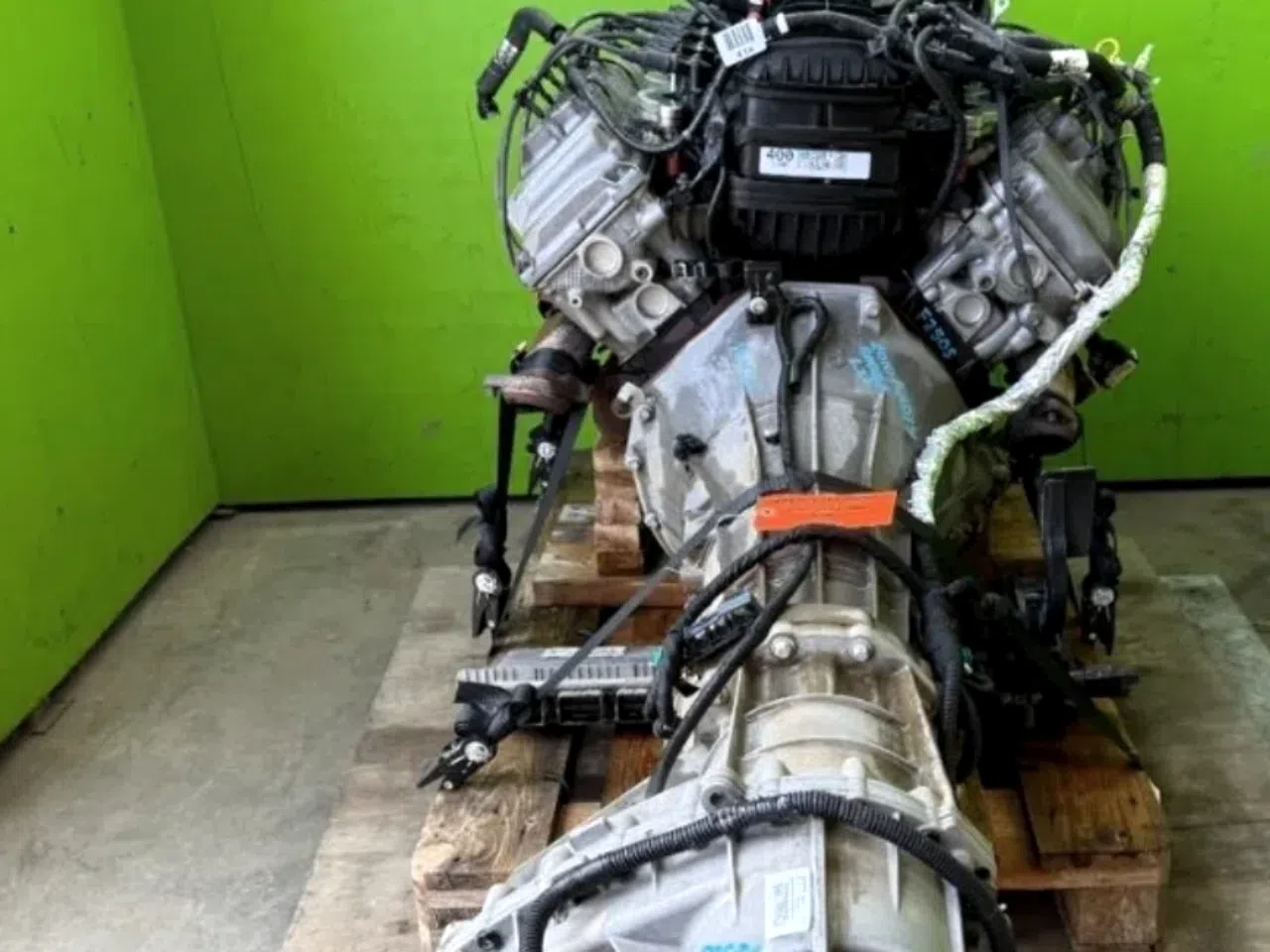 Toyota 5VZF-E 3.4L V6 Remanufactured Engine — product photo